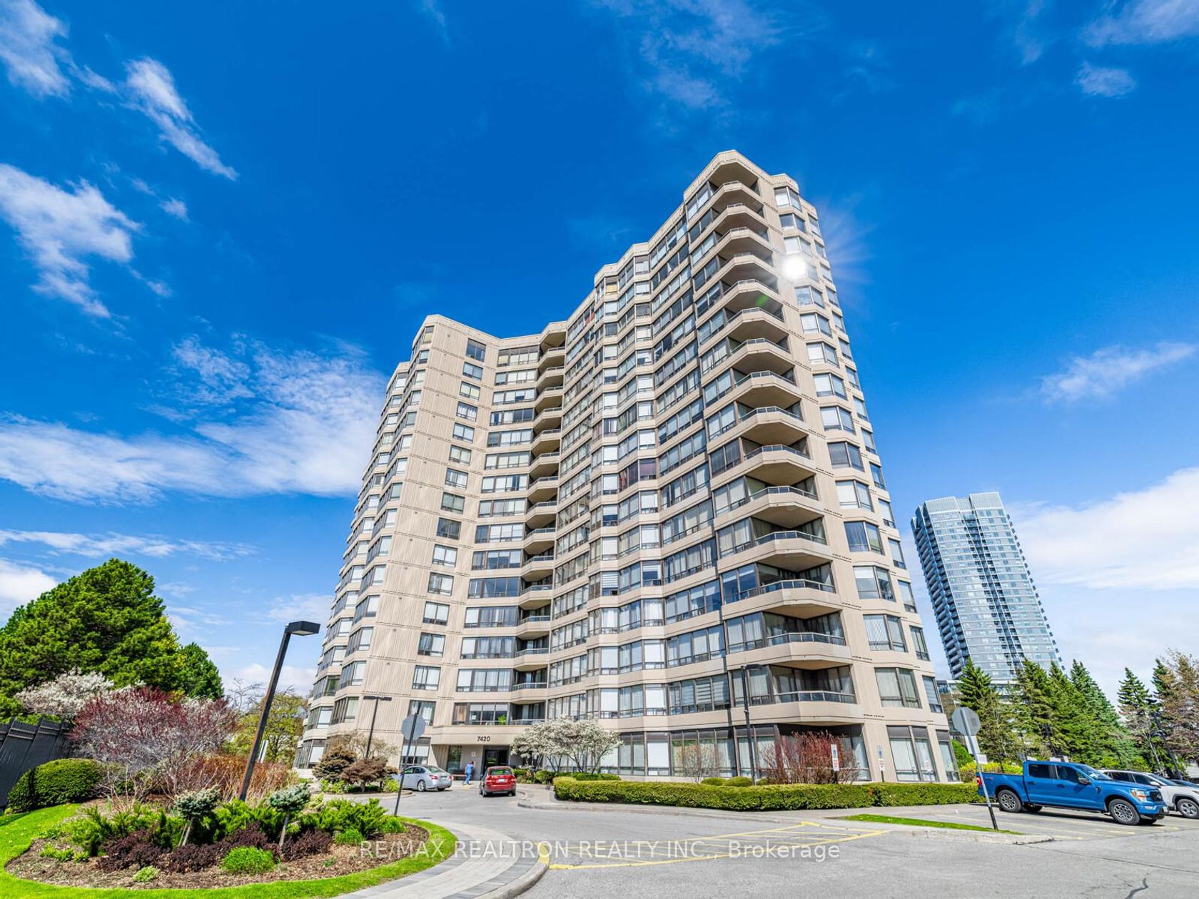 1611 - 7420 Bathurst Street N, Brownridge, Vaughan 