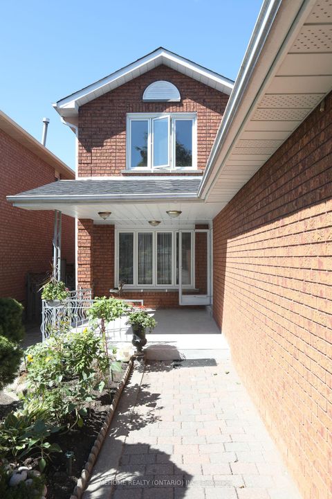 Photo 3 at 70 Governor Crescent, East Woodbridge, Vaughan