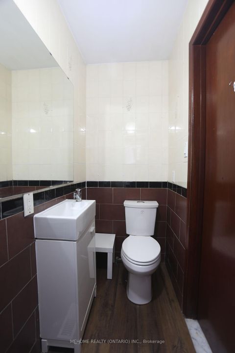 Photo 16 at 70 Governor Crescent, East Woodbridge, Vaughan