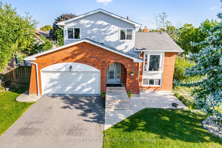 Photo 2 at 73 Blackthorn Lane, Brampton North, Brampton