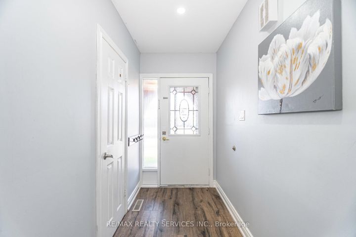 Photo 5 at 73 Blackthorn Lane, Brampton North, Brampton