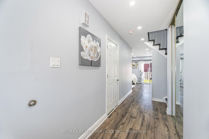 Photo 6 at 73 Blackthorn Lane, Brampton North, Brampton
