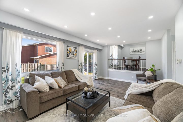 Photo 8 at 73 Blackthorn Lane, Brampton North, Brampton