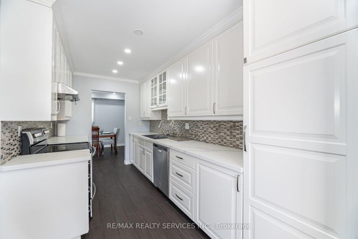 Photo 14 at 73 Blackthorn Lane, Brampton North, Brampton