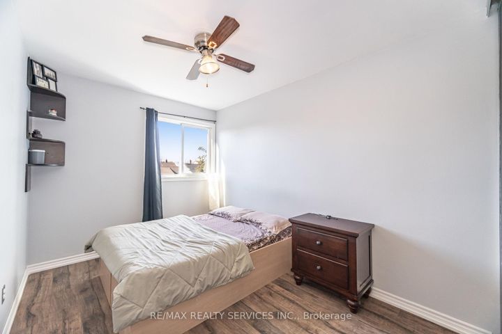 Photo 24 at 73 Blackthorn Lane, Brampton North, Brampton