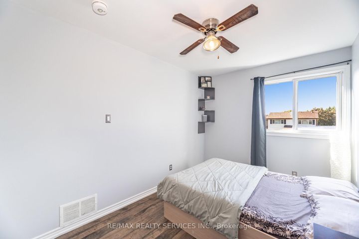 Photo 25 at 73 Blackthorn Lane, Brampton North, Brampton