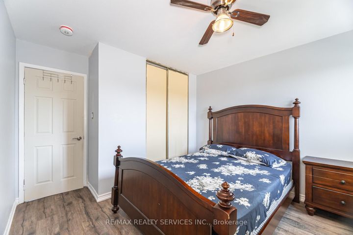 Photo 27 at 73 Blackthorn Lane, Brampton North, Brampton
