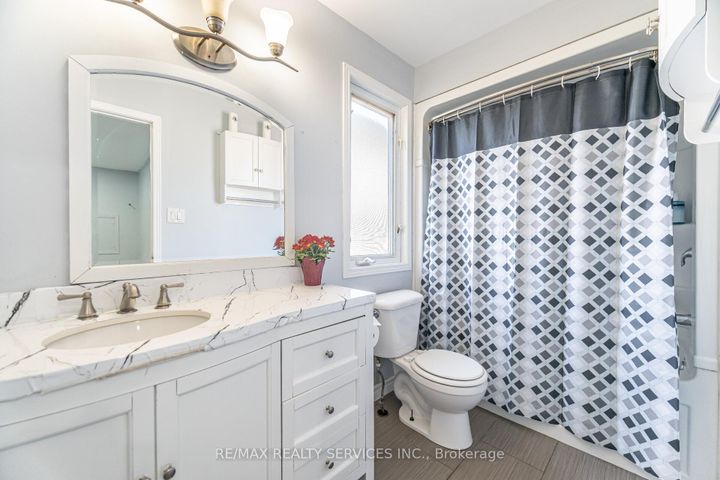 Photo 28 at 73 Blackthorn Lane, Brampton North, Brampton