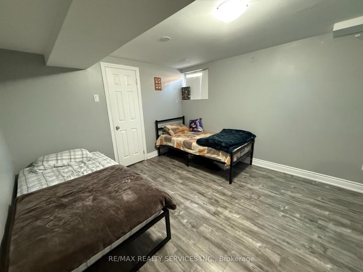Photo 34 at 73 Blackthorn Lane, Brampton North, Brampton