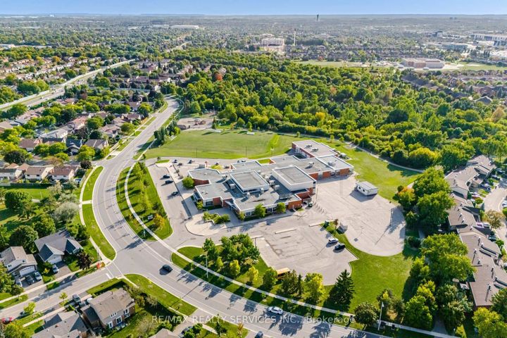 Photo 42 at 73 Blackthorn Lane, Brampton North, Brampton