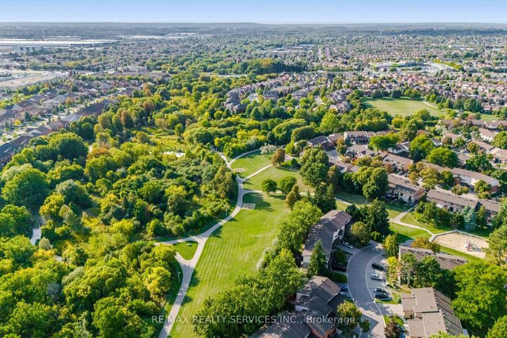 Photo 43 at 73 Blackthorn Lane, Brampton North, Brampton