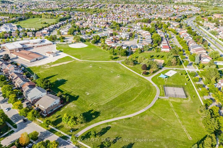 Photo 44 at 73 Blackthorn Lane, Brampton North, Brampton