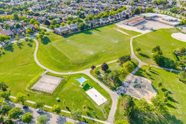 Photo 45 at 73 Blackthorn Lane, Brampton North, Brampton