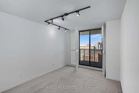 Photo 11 at 3303 - 750 Bay Street, Bay Street Corridor, Toronto