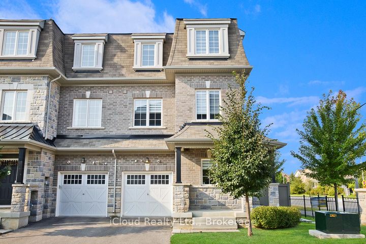 Photo 2 at 2 Pomarine Way, Credit Valley, Brampton