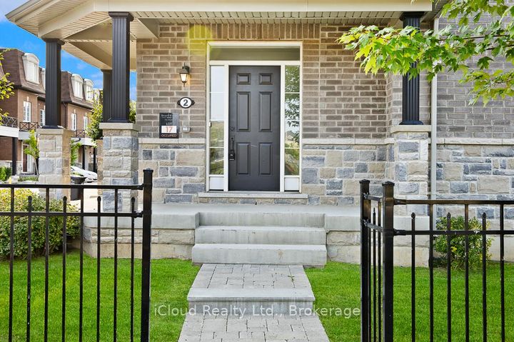 Photo 3 at 2 Pomarine Way, Credit Valley, Brampton