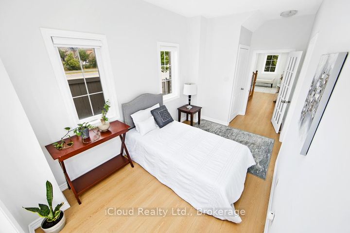 Photo 6 at 2 Pomarine Way, Credit Valley, Brampton