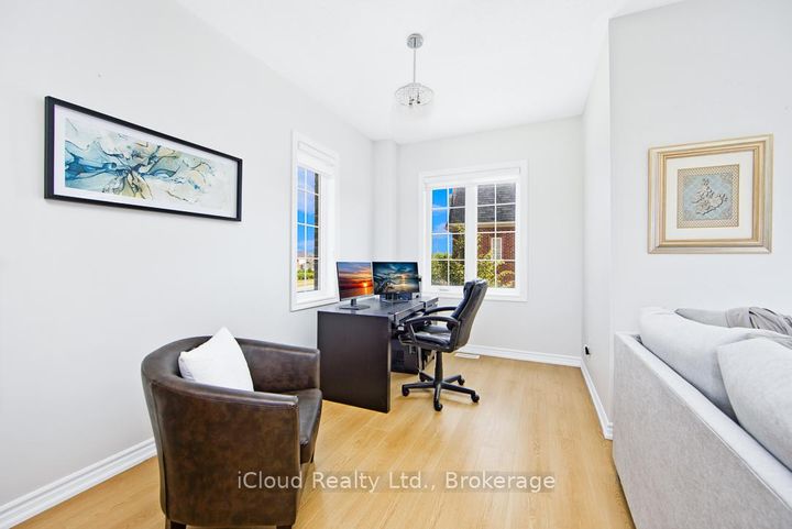 Photo 13 at 2 Pomarine Way, Credit Valley, Brampton