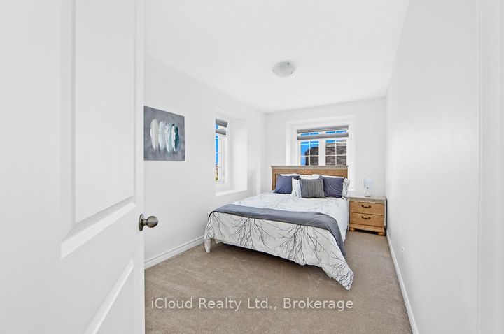 Photo 23 at 2 Pomarine Way, Credit Valley, Brampton