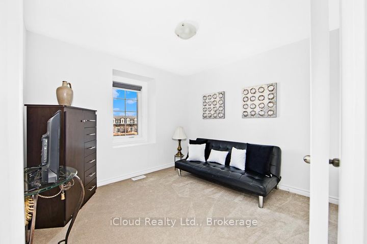 Photo 24 at 2 Pomarine Way, Credit Valley, Brampton