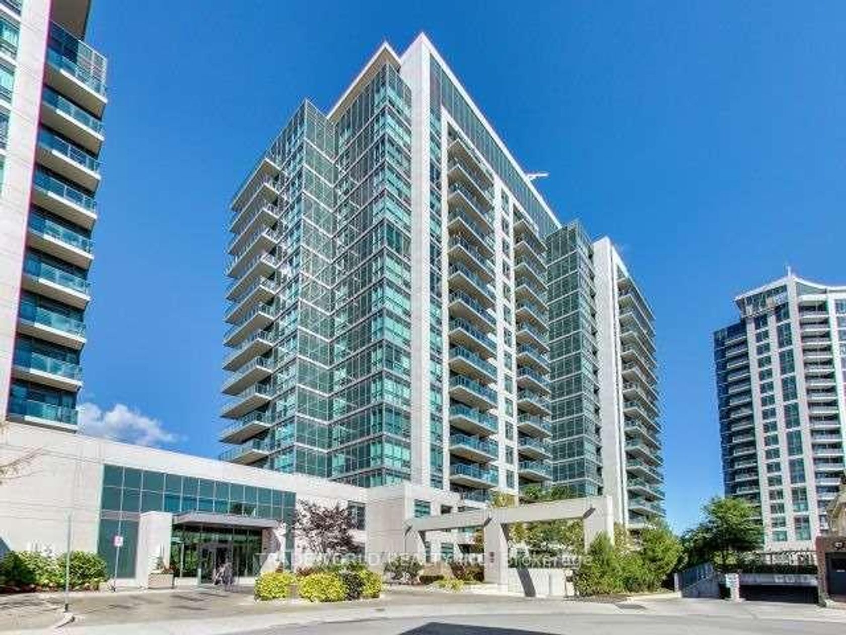 1016 - 35 Brian Peck Crescent, Thorncliffe Park, Toronto 