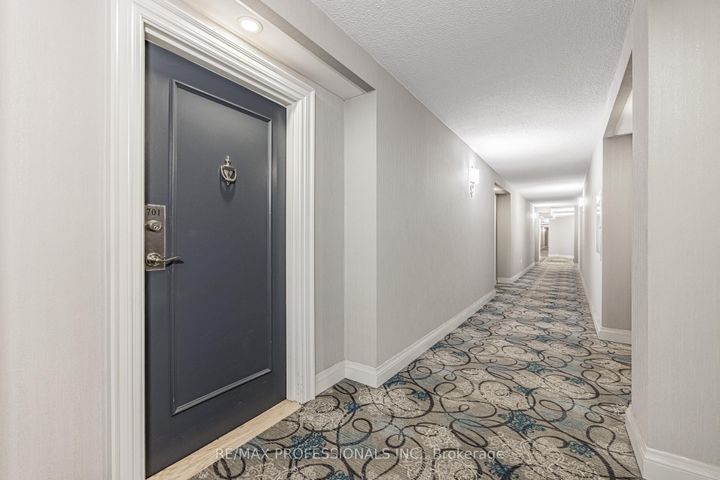 Photo 2 at 701 - 355 Rathburn Road E, Rathwood, Mississauga