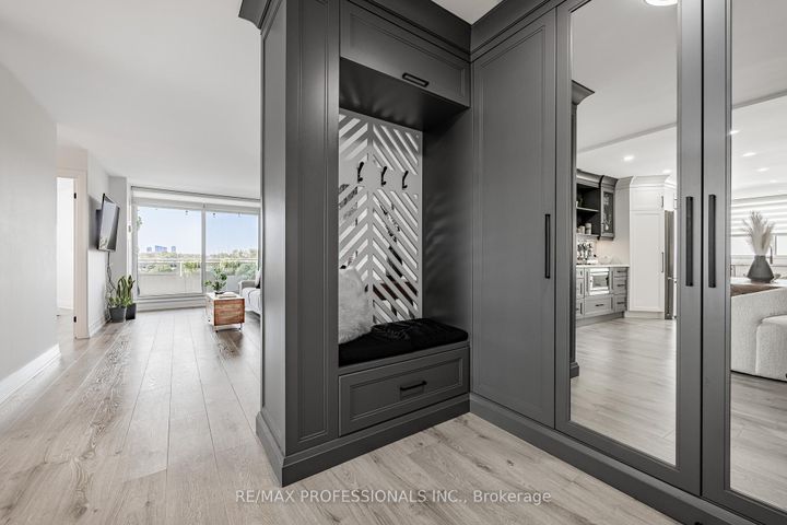Photo 4 at 701 - 355 Rathburn Road E, Rathwood, Mississauga