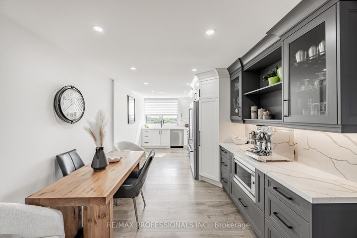 Photo 5 at 701 - 355 Rathburn Road E, Rathwood, Mississauga