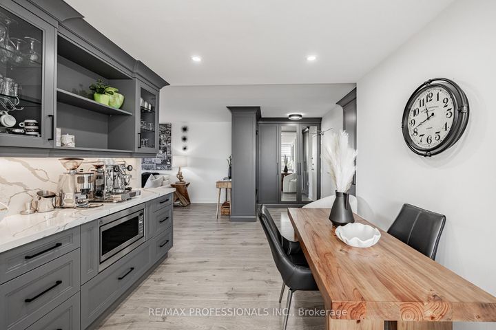 Photo 6 at 701 - 355 Rathburn Road E, Rathwood, Mississauga