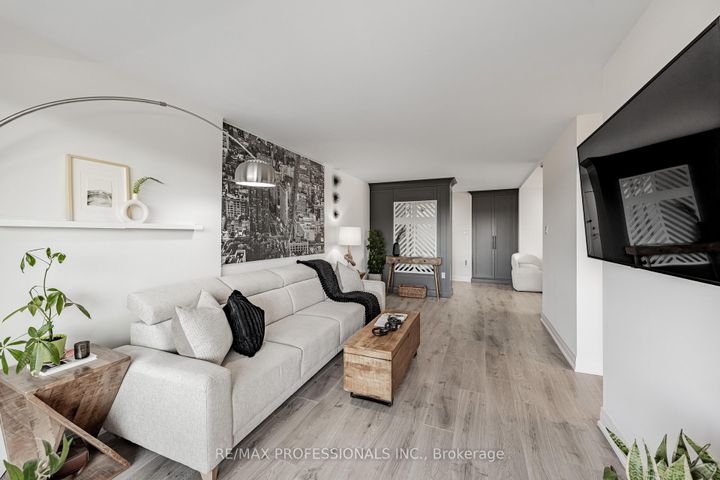 Photo 13 at 701 - 355 Rathburn Road E, Rathwood, Mississauga