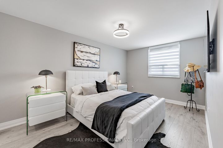 Photo 17 at 701 - 355 Rathburn Road E, Rathwood, Mississauga