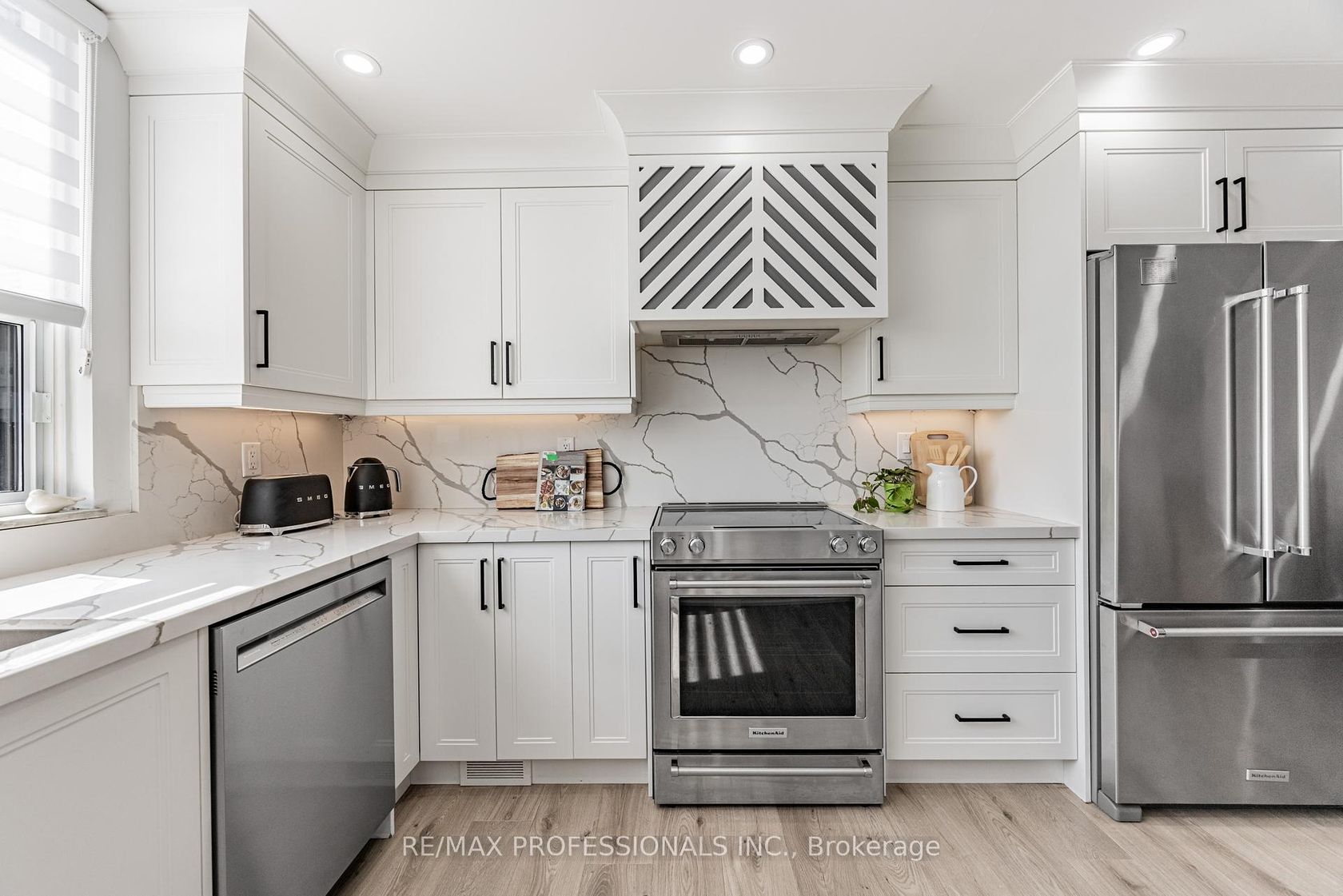 701 - 355 Rathburn Road E, Rathwood, Mississauga 2