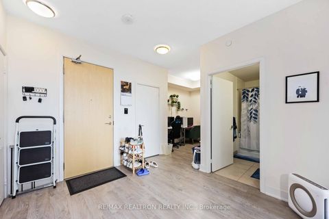 Photo 5 at 1501 - 30 Roehampton Avenue, Mount Pleasant West, Toronto