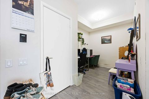 Photo 7 at 1501 - 30 Roehampton Avenue, Mount Pleasant West, Toronto