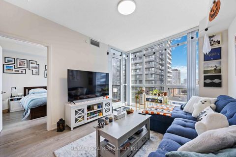 Photo 16 at 1501 - 30 Roehampton Avenue, Mount Pleasant West, Toronto