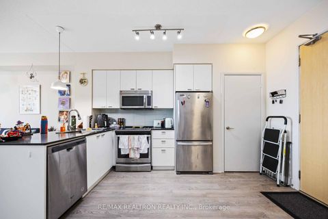 Photo 19 at 1501 - 30 Roehampton Avenue, Mount Pleasant West, Toronto