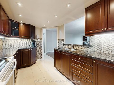 Photo 6 at 324 - 32 Clarissa Drive, Harding, Richmond Hill Photo 6 at 324 - 32 Clarissa Drive, Harding, Richmond Hill