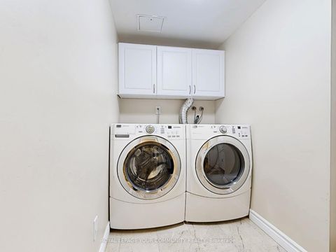 Photo 20 at 324 - 32 Clarissa Drive, Harding, Richmond Hill