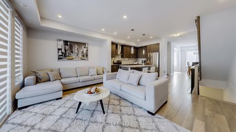 Photo 4 at 34 Fancamp Drive, Maple, Vaughan