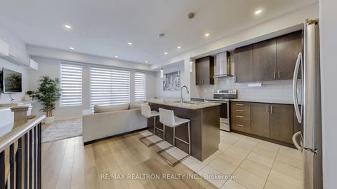 Photo 10 at 34 Fancamp Drive, Maple, Vaughan