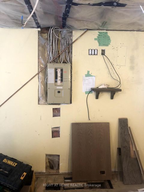 Photo 3 at 47 Metropolitan Crescent, Keswick North, Georgina