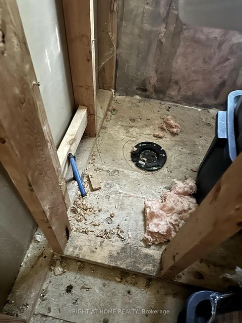 Photo 7 at 47 Metropolitan Crescent, Keswick North, Georgina