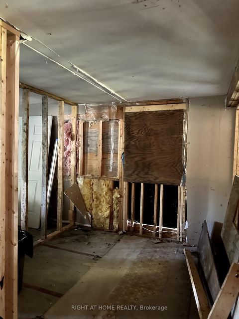 Photo 11 at 47 Metropolitan Crescent, Keswick North, Georgina