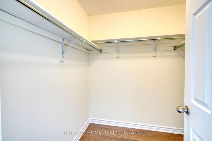 Photo 24 at 53 Sandwell Street, Vellore Village, Vaughan