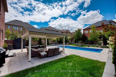 Photo 13 at 8 Noe DiBiase Road, Kleinburg, Vaughan