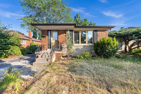 Photo 2 at 3 Hogan Drive, Woburn, Toronto