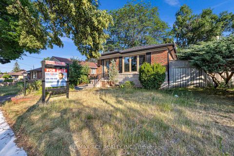 Photo 4 at 3 Hogan Drive, Woburn, Toronto Photo 4 at 3 Hogan Drive, Woburn, Toronto