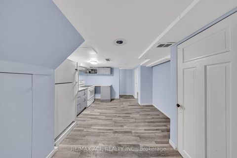 Photo 32 at 3 Hogan Drive, Woburn, Toronto