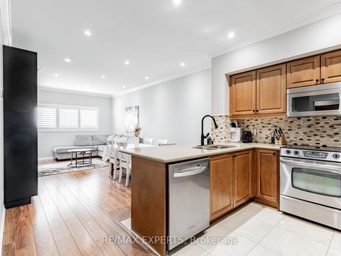 Photo 10 at 310 - 9451 Jane Street, Maple, Vaughan