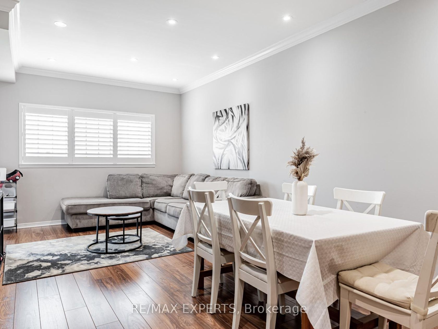 310 - 9451 Jane Street, Maple, Vaughan photo number 2 310 - 9451 Jane Street, Maple, Vaughan photo number 2